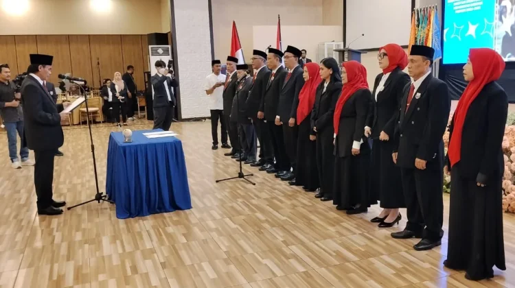 Rektor Unibos Lantik 27 Pejabat Struktural, Didominasi Usia Produktif