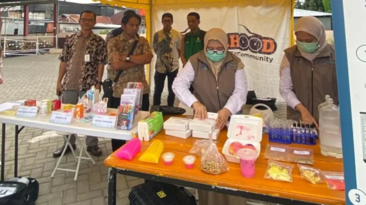 Dinkes Bulukumba  Bekerja Sama BPOM Periksa Keamanan Takjil Buka Puasa