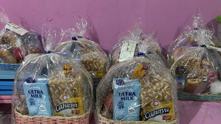 Unik, SPPG Maccini Sombala Beri Paket MBG Berbentuk Parcel