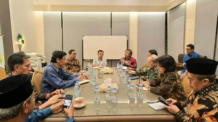 Terima Sejumlah Mantan Dubes,Jusuf Kalla Bahas Konflik Timur Tengah