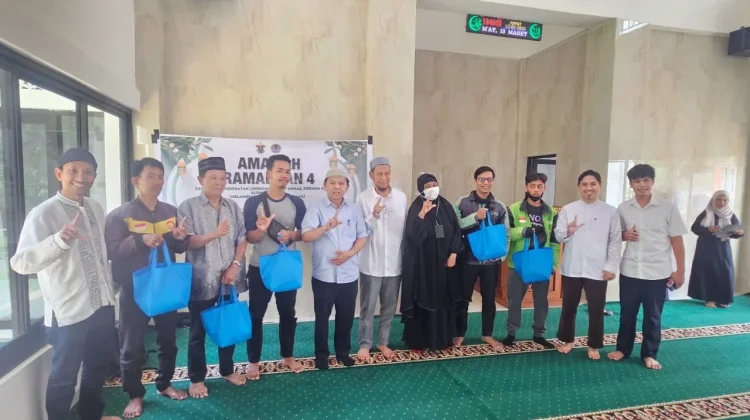 Departemen Kesling FKM UNHAS Gelar Pembagian Sembako (THR) dalam Amaliah Ramadhan-4
