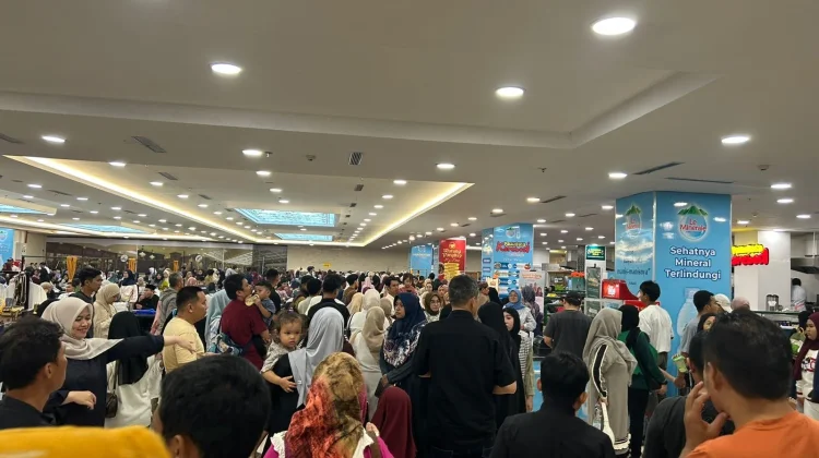 Memasuki H-7 Lebaran, Mall Panakkukang Dipadati Warga
