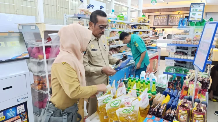 Tim Terpadu Pemkab Sinjai Sidak Minimarket jelang Idul Fitri 1447 H