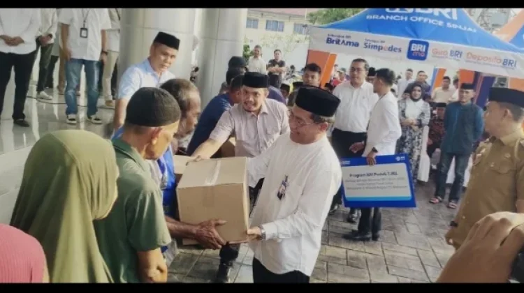 BRI Makassar Bagikan 2.500 Paket Sembako untuk Masyarakat Kurang Mampu
