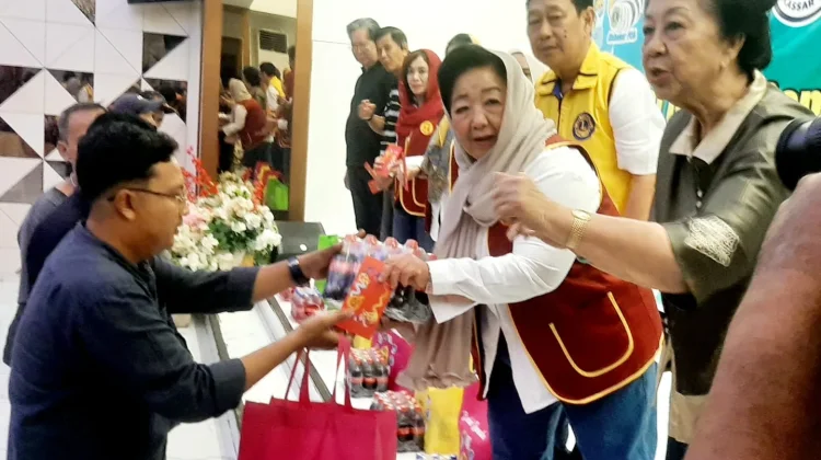 IWATI Sulsel Jamu Ratusan Dhuafa Buka Puasa Bersama