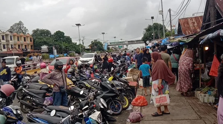 Perumda Pasar Makassar Turunkan Tim Atasi Pedagang Tumpah jelang Lebaran,
