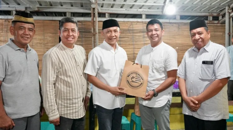Bupati Selayar dan Komandan KRI Marlin 877 Buka Puasa Bersama
