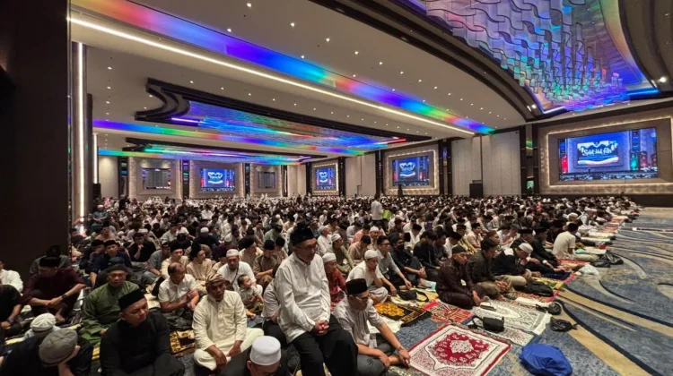 Takbir Bergema di Claro Makassar, Ribuan Jemaah Padati Salat Idulfitri 1447 H