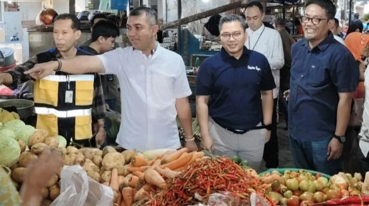 Pasar Pabaeng-Baeng Siap Go Digital, Bank Mandiri Hadirkan QRIS dan KUR