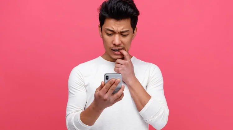 Ciri Kepribadian Orang Lama Membalas Chat Menurut Psikolog