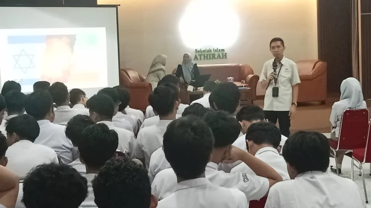 Athirah Bukit Baruga Bekali Siswa Hadapi Kuliah