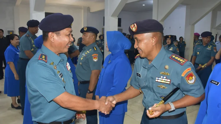 Puluhan Perwira TNI AL Kodaeral VI Naik Pangkat