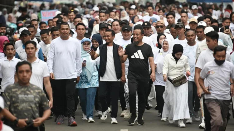 Gubernur Sulsel Lepas Puluhan Ribu Warga Ramaikan Jalan Sehat Anti Mager di HJB-696