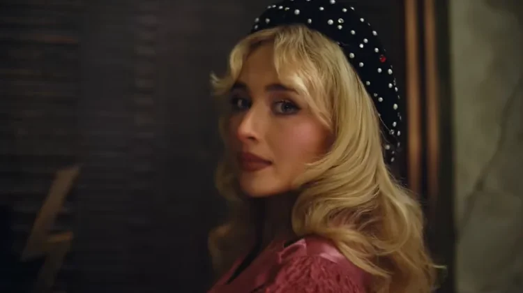 Sabrina Carpenter Rilis Video “House Tour”