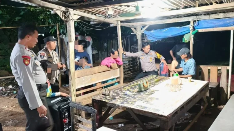 Aparat Polsek Manggala Menindak Pelaku Pesta Minuman Keras