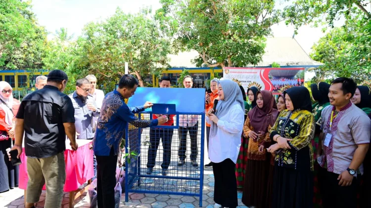 Wagub Sulsel Edukasi Siswa Sidrap Pilah Sampah sejak Dini