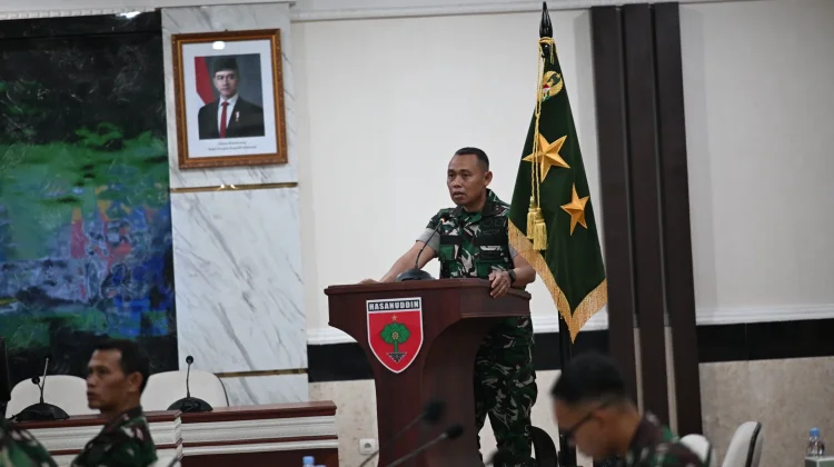 Pangdam XIV/Hasanuddin Terima Paparan Latihan Prajurit Pratugas Satgas Pamtas