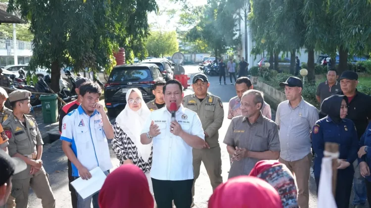 Massa FSPMI Unjuk Rasa di Kantor DPRD Sulsel, Sufriadi Arif Janji Kawal Aspirasi