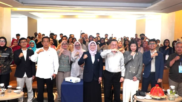 FK Unibos Makassar Hadirkan Pakar Medis Global