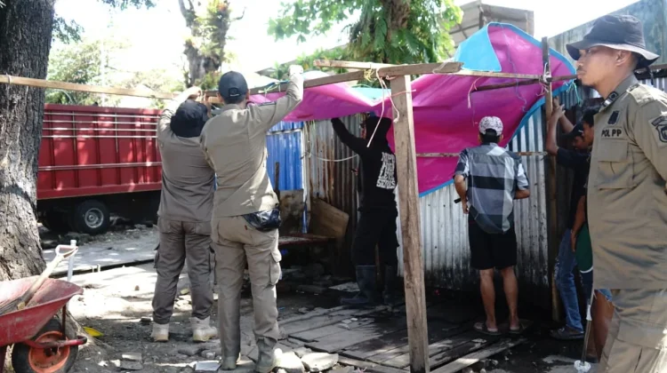 Penertiban Lapak di Tiga Titik Kecamatan Tallo Berjalan Tertib dan Lancar