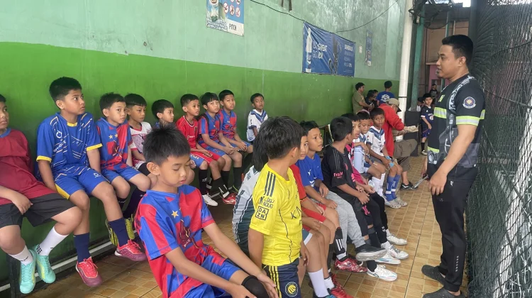 Puluhan Santri Makassar Pererat Tali Silaturahmi Melalui Fun Futsal