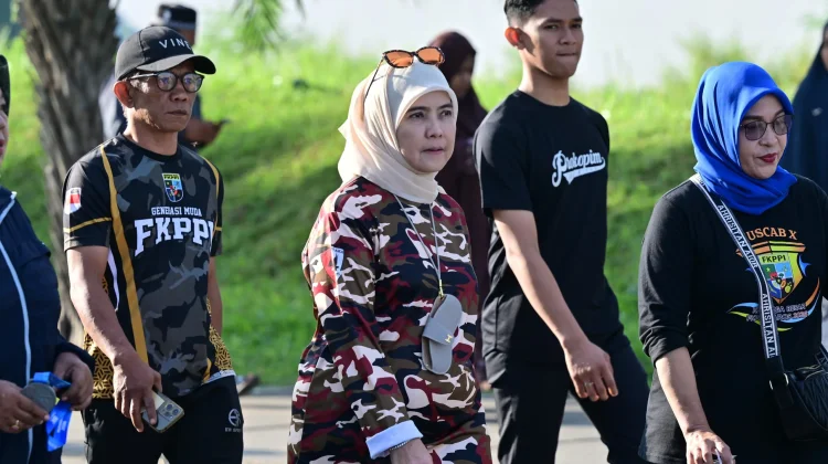 Jalan Sehat, Aliyah Mustika Ilham Ajak FKPPI–KBPP Polri Perkuat Persatuan