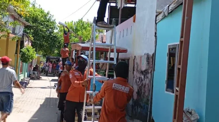 Sebanyak 40 Lampu Solar Cell Terpasang di Wilayah Kepulauan Makassar