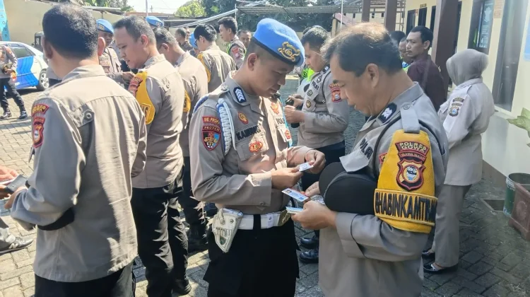 Propam Polres Gowa Sidak Personel Polsek Sombaopu