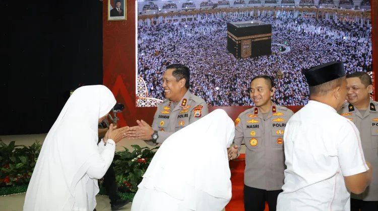 Kapolda Sulsel Lepas Jemaah Calon Haji Personil Polda Sulsel