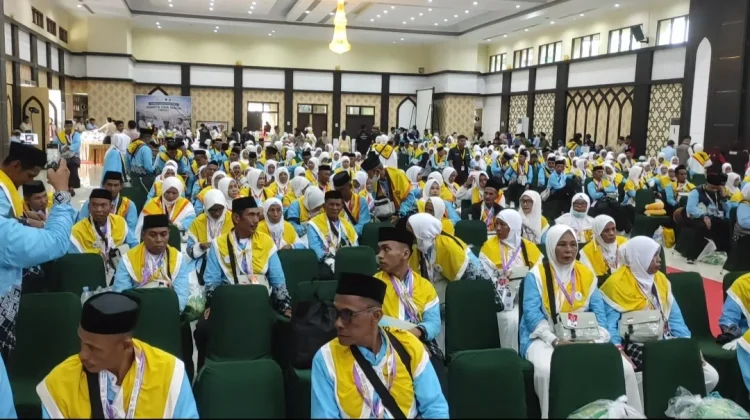Jemaah Haji Bone Terbagi Delapan Kloter di Embarkasi Makassar  Kemenhaj Sulsel --Seb