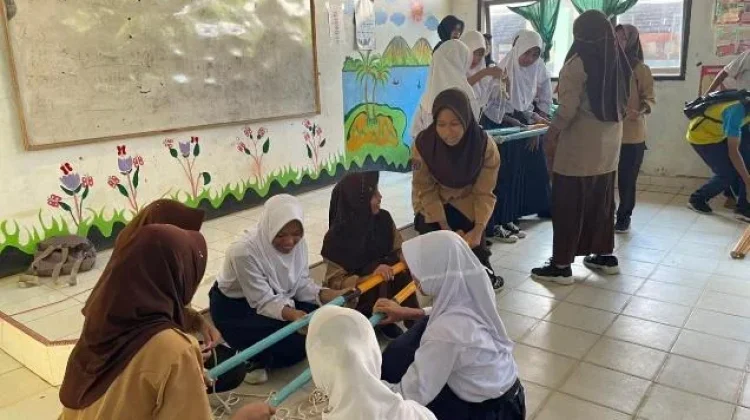 KKN UIN Alauddin Makassar Perkuat Karakter Siswa lewat Pramuka