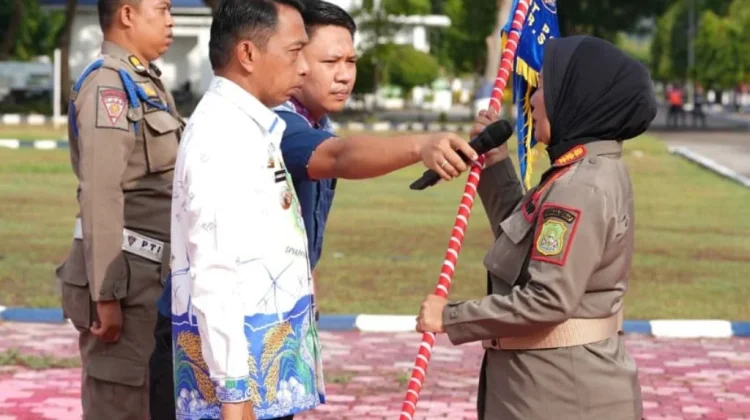 Bupati Sidrap Lepas Kontingen HUT Satpol