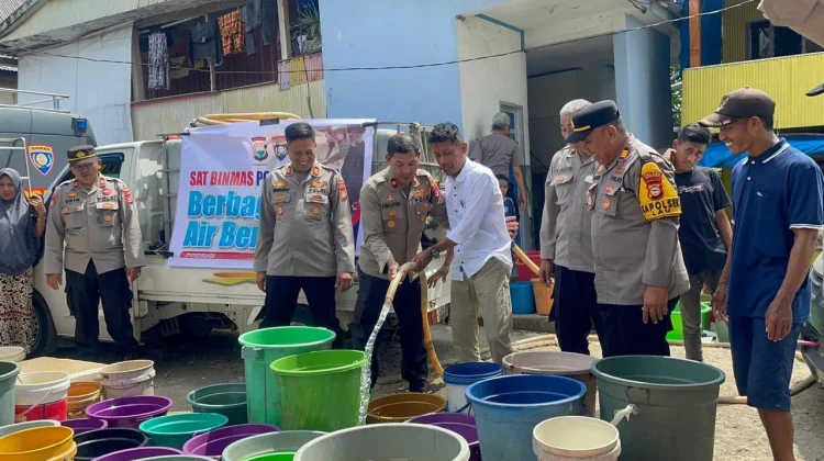 Krisis Air Melanda, Polres Maros Turun Tangan Bantu Warga