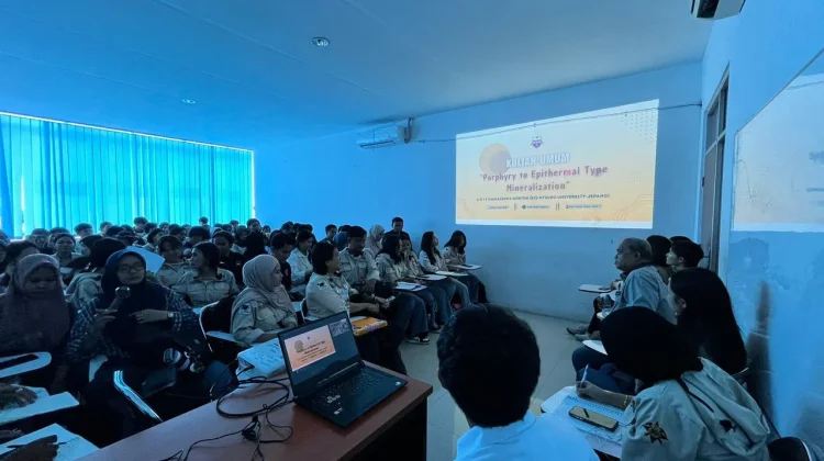 Kuliah Umum Geologi Unibos Makassar Bahas Mineralisasi