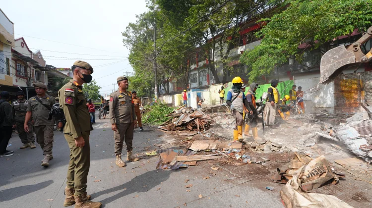 Pemprov Sulsel Tertibkan Lapak di Kawasan SMKN 4 Makassar