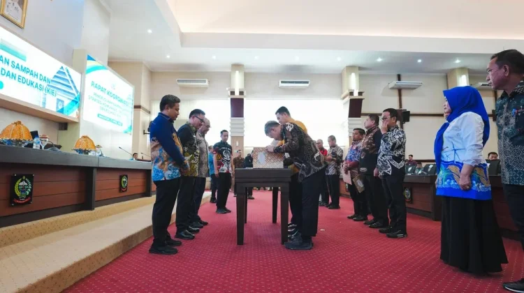 Pemprov Sulsel Perkuat Komitmen Percepatan Pengelolaan Sampah