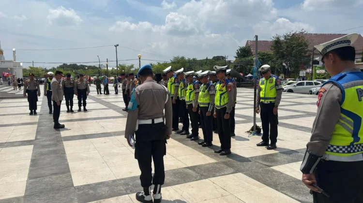 Polsek Somba Opu Bantu Amankan Pemberangkatan Jemaah Haji