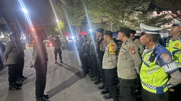 Mengantar Tamu Allah, Polres Gowa Kawal Keberangkatan Jemaah Haji Kloter 7