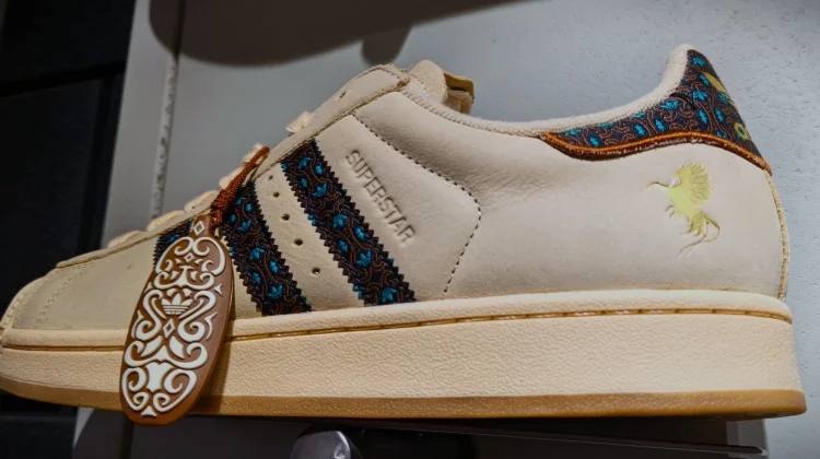 Adidas Superstar Papua Perpaduan Model Legendaris dan Budaya Timur Indonesia