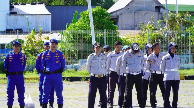 Apel Bersama Pekerja Maritim, Wakapolres Selayar Tekankan Penerapan SOP