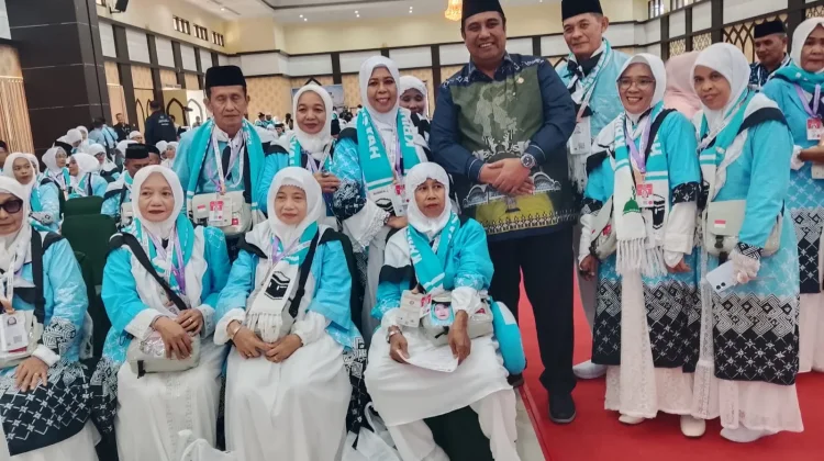Dari Maros ke Tanah Suci, Kisah Haru Iringi Keberangkatan Jemaah