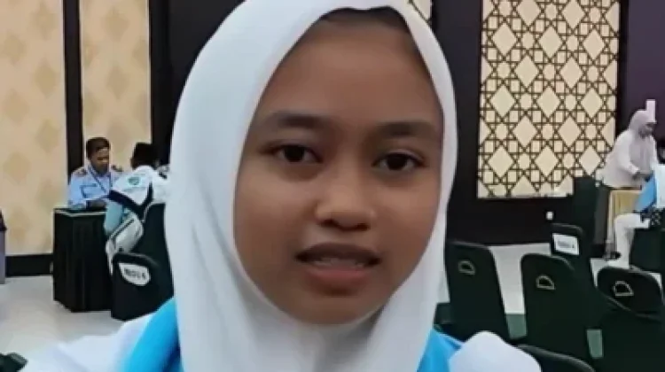 Kisah Haru Siswa SMP Gantikan Sang Ibu Berangkat Haji