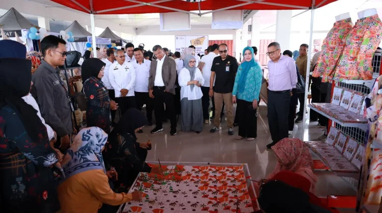 Pameran Pinisi Tampilkan Proses Produksi Kerajinan Secara Langsung