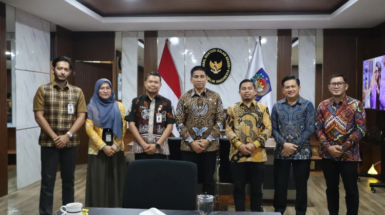 Menghadap Wamendagri, Tasming Hamid Konsultasi Kebijakan Strategis Pemkot