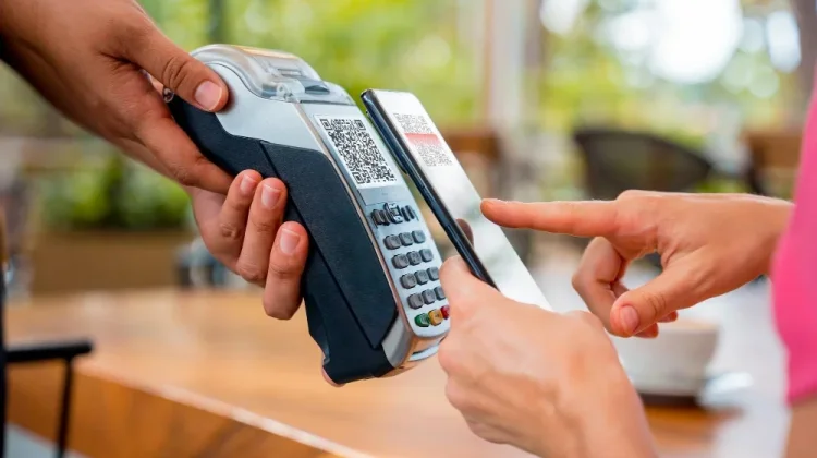 Cashless Society Kian Populer, Kenali Manfaat dan Tantangannya