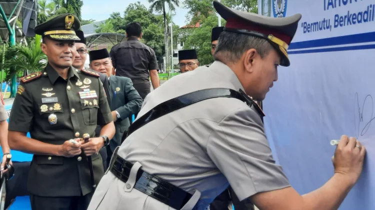 Kapolres Parepare Hadiri Upacara Hardiknas 2026, Wujud Dukungan Pendidikan
