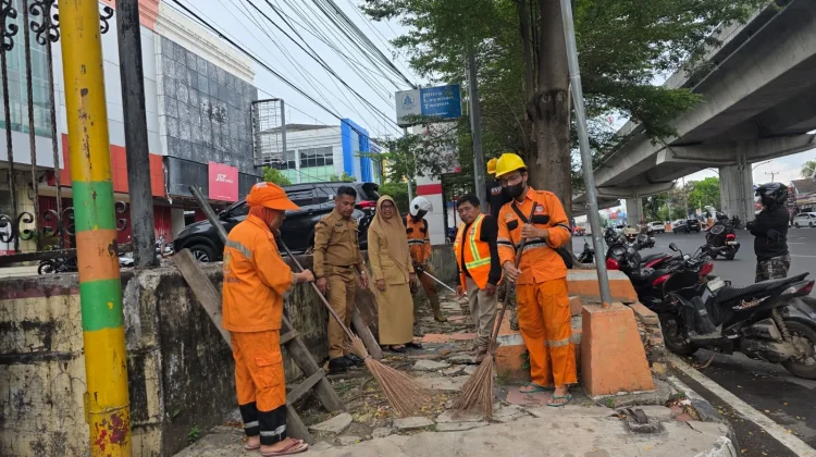 Respons Aduan Publik, Kecamatan Panakkukang Benahi Trotoar Jalan Nasional