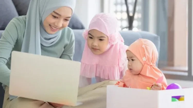 Pengaruh Teknologi dan Sosial dalam Mempersiapkan Generasi Berkarakter Baik