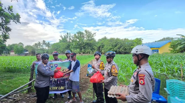 Kayuh Sepeda Sambil Berbagi, Cara Humanis Polsek Lau Jaga Kamtibmas