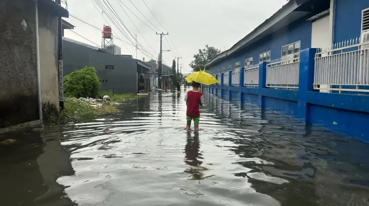 Hujan Semalaman, Sejumlah Titik di Makassar Tergenang